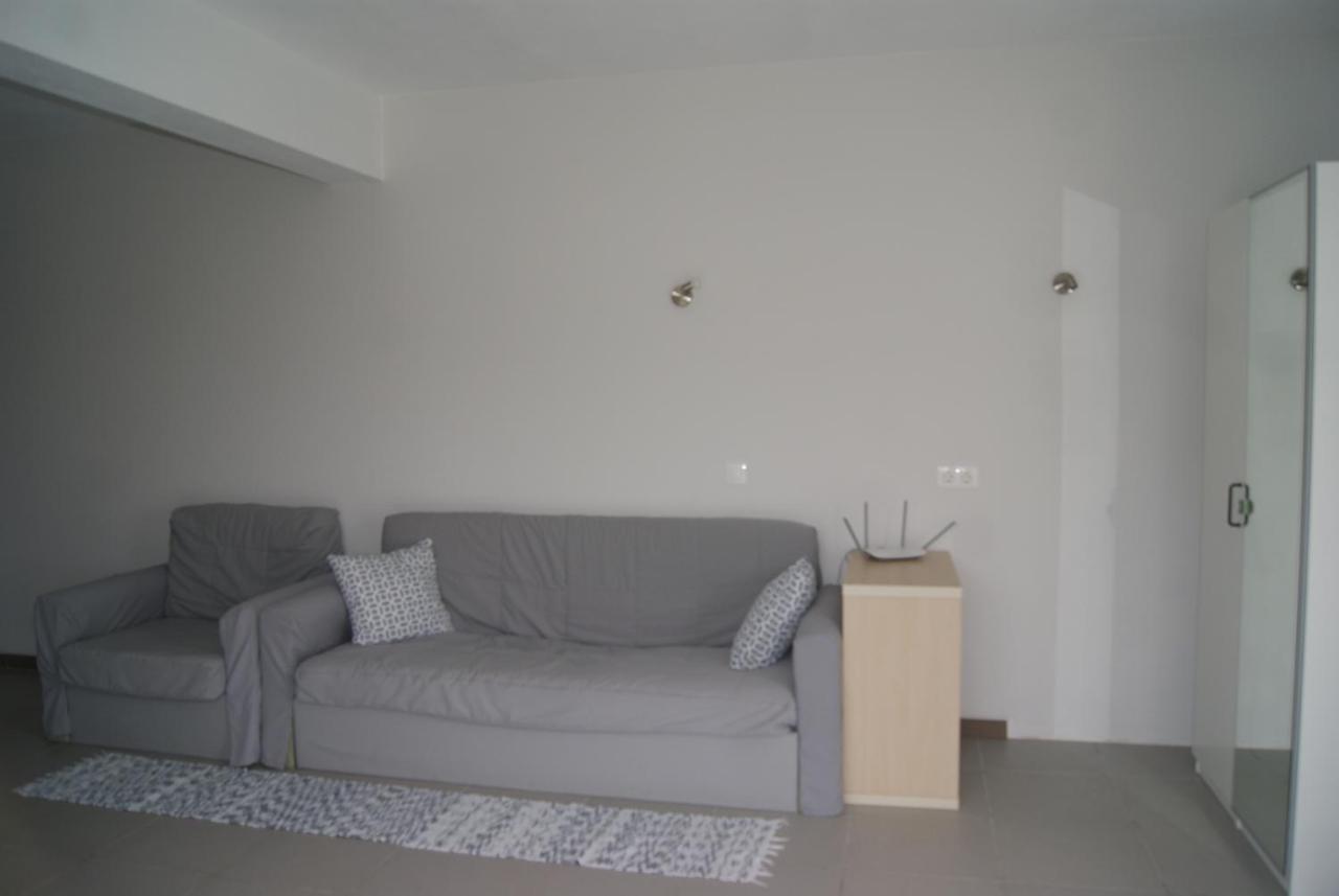 Apartamentos Praia Do Almoxarife Horta  Exteriör bild