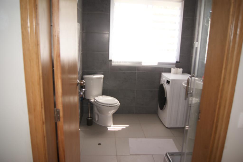 Apartamentos Praia Do Almoxarife Horta  Exteriör bild